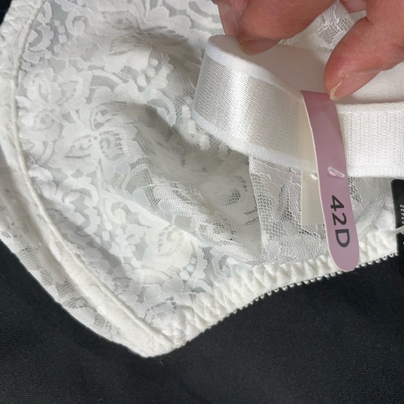 Bali Women's White Lace Bra - Picture 3 of 4